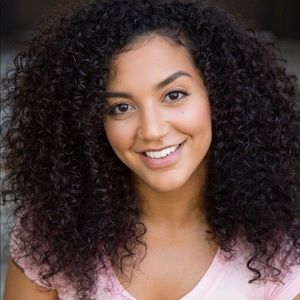 Meet your Posher, Taya